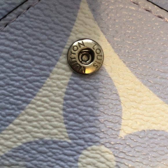 Louis Vuitton Large Kiragami Clutch Escale - Picture 10 of 12